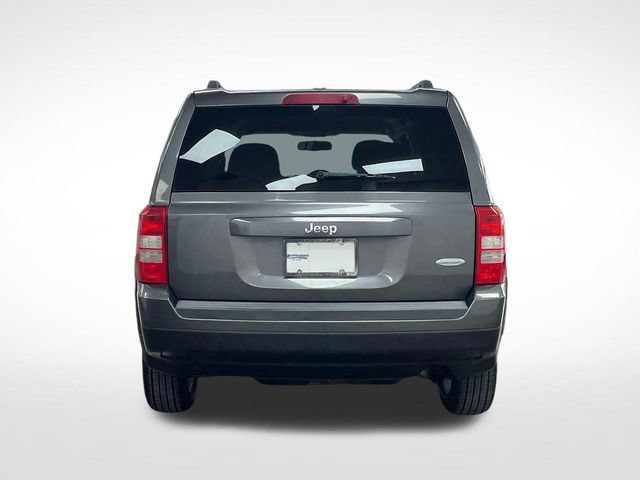 Used 2016 Jeep Patriot Latitude FWD image 8
