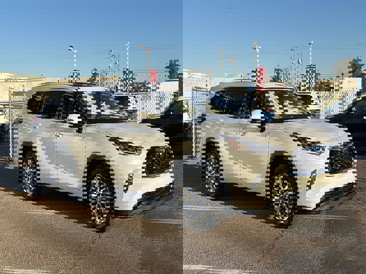 Used 2024 Toyota Highlander Limited image 2