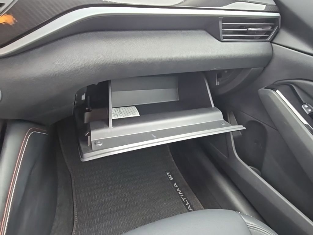 Used 2025 Nissan Altima 2.5 SR w/ SR Premium Package image 21