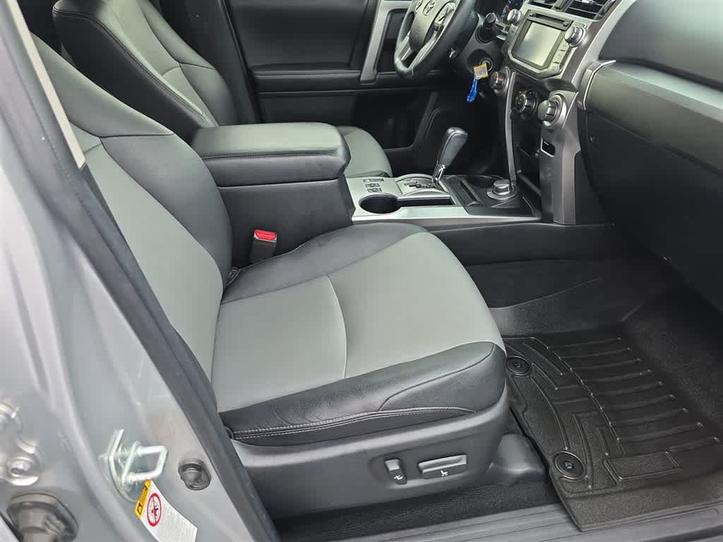 Used 2016 Toyota 4Runner SR5 Premium AWD/4WD image 10