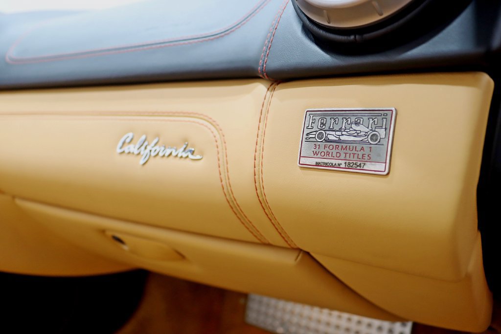 Used 2012 Ferrari California RWD image 22