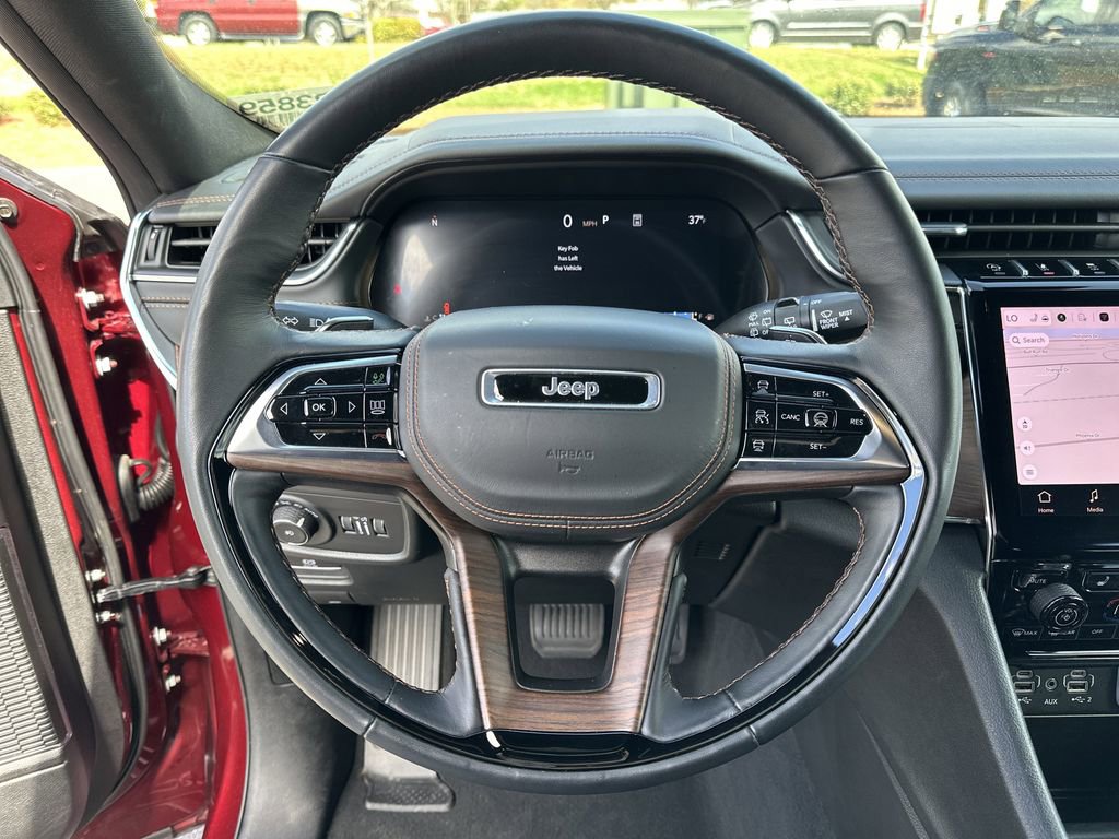 Certified 2025 Jeep Grand Cherokee Summit AWD/4WD image 12
