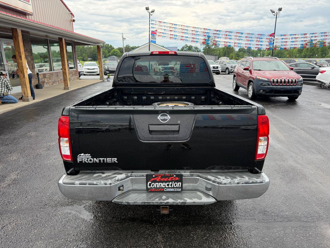Used 2015 Nissan Frontier S RWD image 5