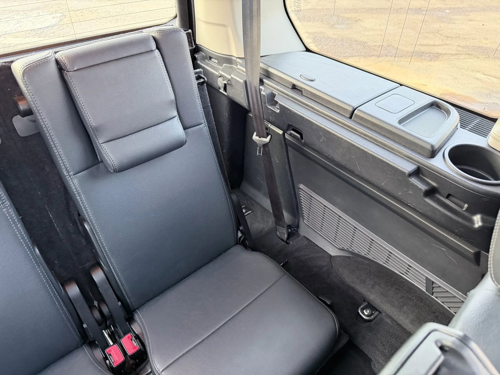 Used 2015 Land Rover LR4 HSE AWD/4WD image 25