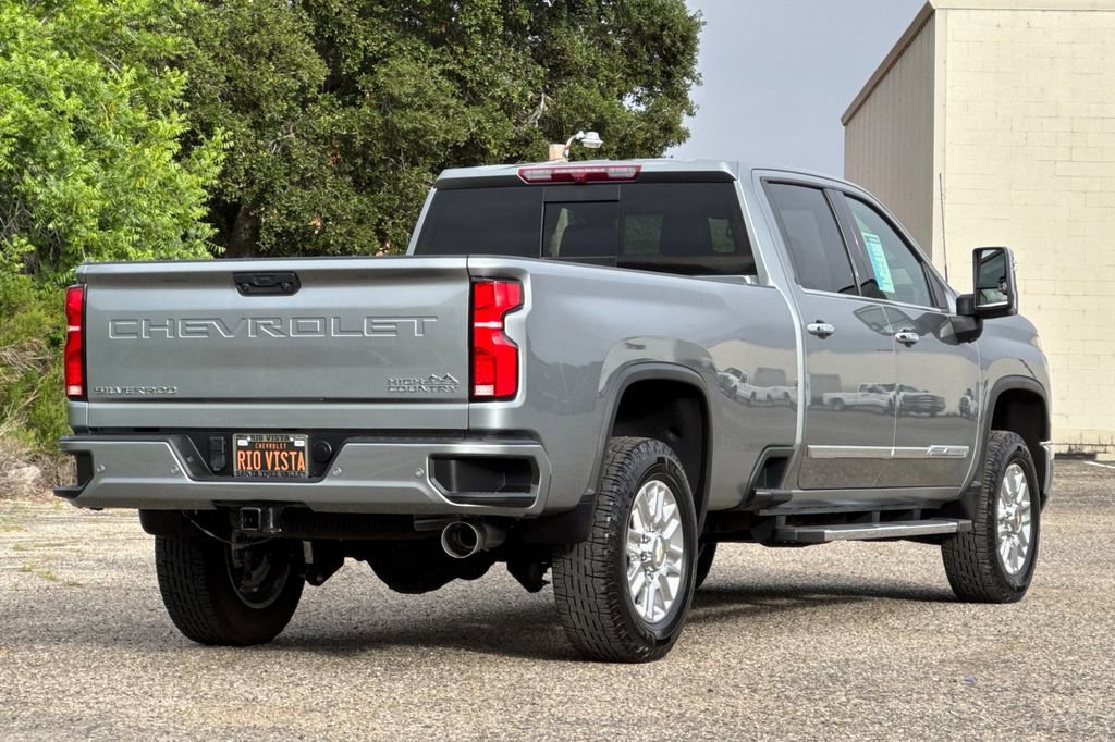 Certified 2024 Chevrolet Silverado 3500 High Country AWD/4WD image 4