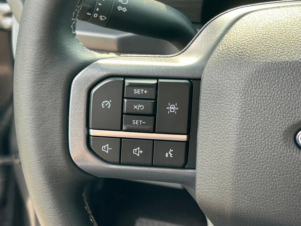 Used 2025 Ford F150 Lightning XLT AWD/4WD image 23