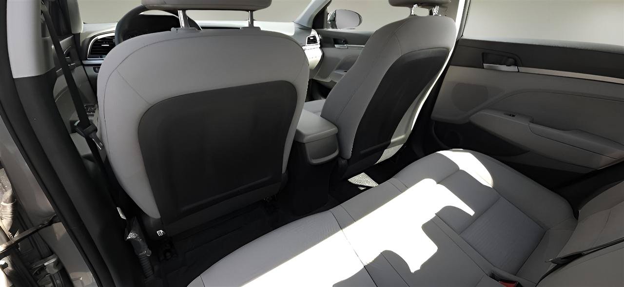 Used 2018 Hyundai Elantra SE FWD image 18