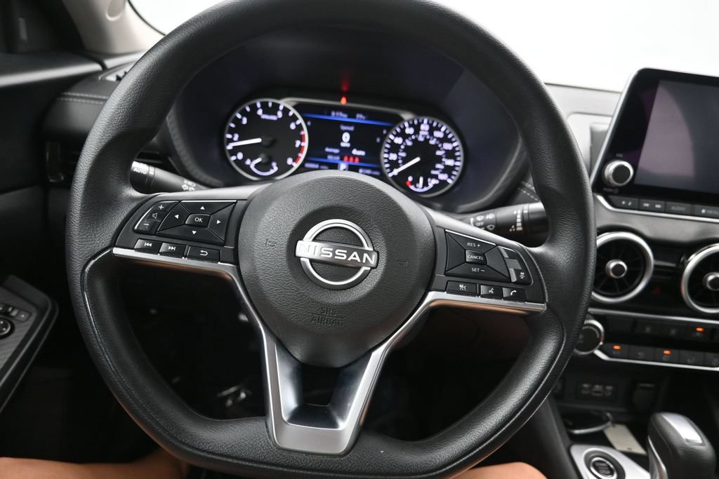 Used 2024 Nissan Sentra SV FWD image 13