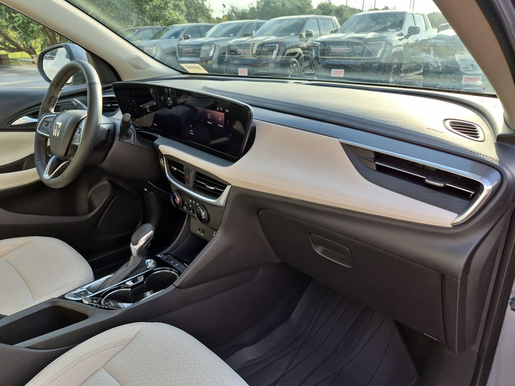 Used 2024 Buick Encore GX Preferred w/ Comfort Package FWD image 39