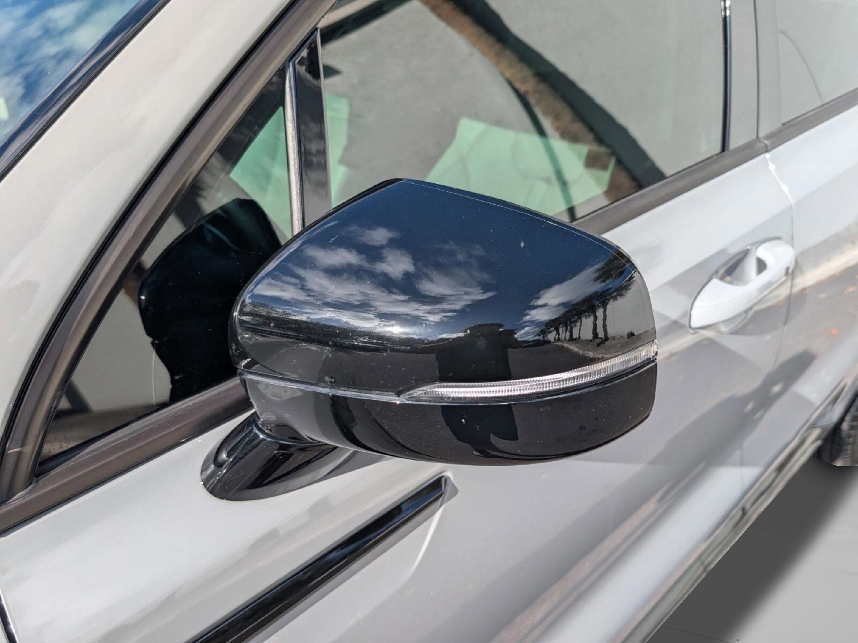 Used 2023 Kia Sorento SX image 15