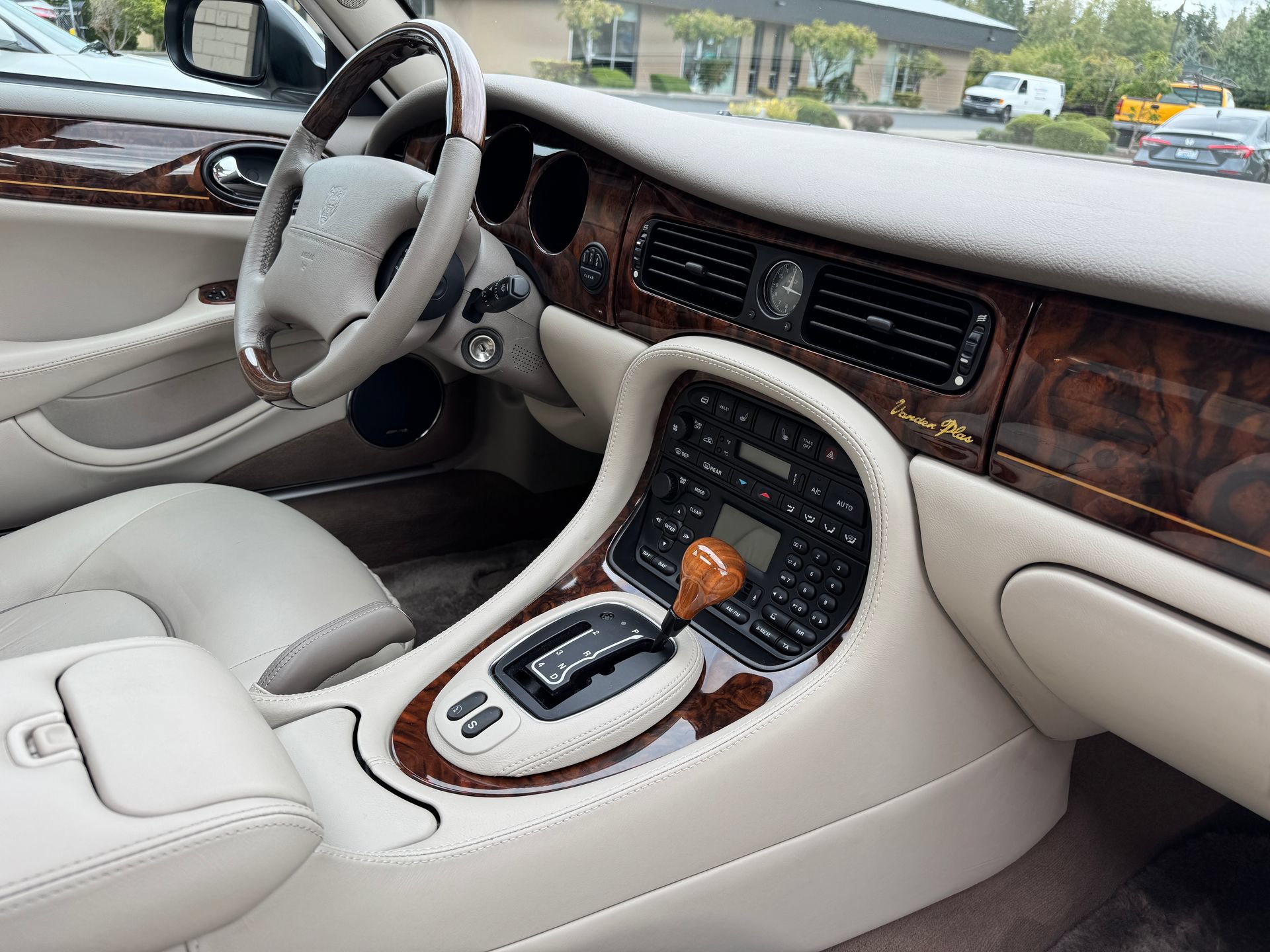 Used 2001 Jaguar XJ Supercharged RWD image 74