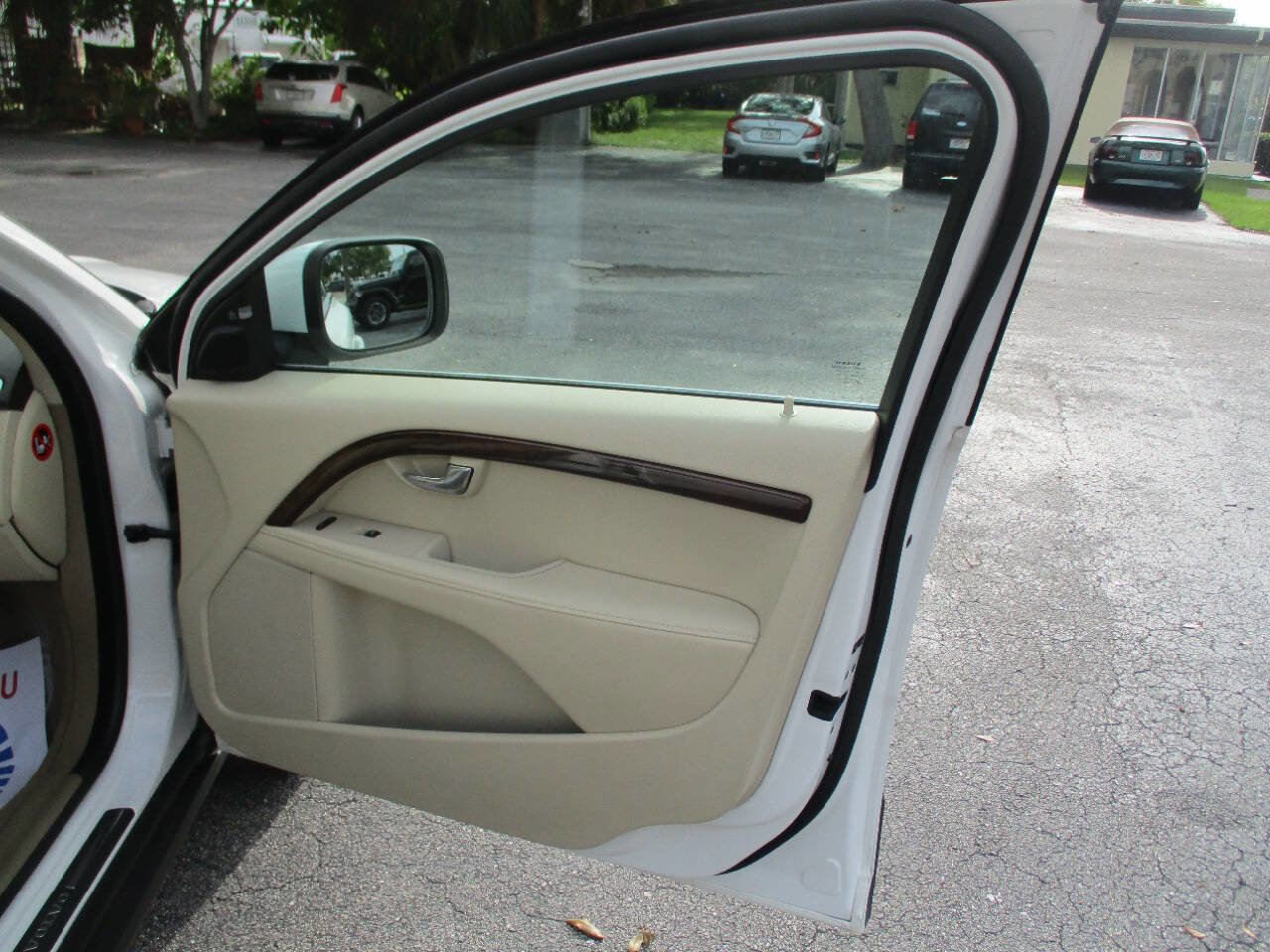 Used 2012 Volvo XC70 3.2 AWD/4WD image 28