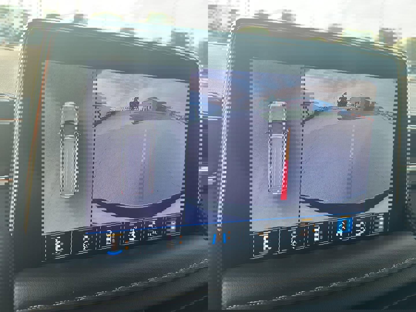 Used 2021 Chevrolet Tahoe LT w/ LT Signature Package image 19