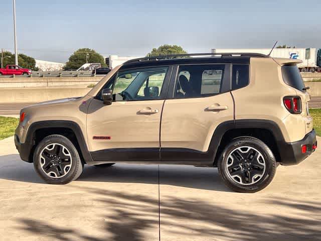 Used 2016 Jeep Renegade Trailhawk w/ Premium Trailhawk Package AWD/4WD image 4