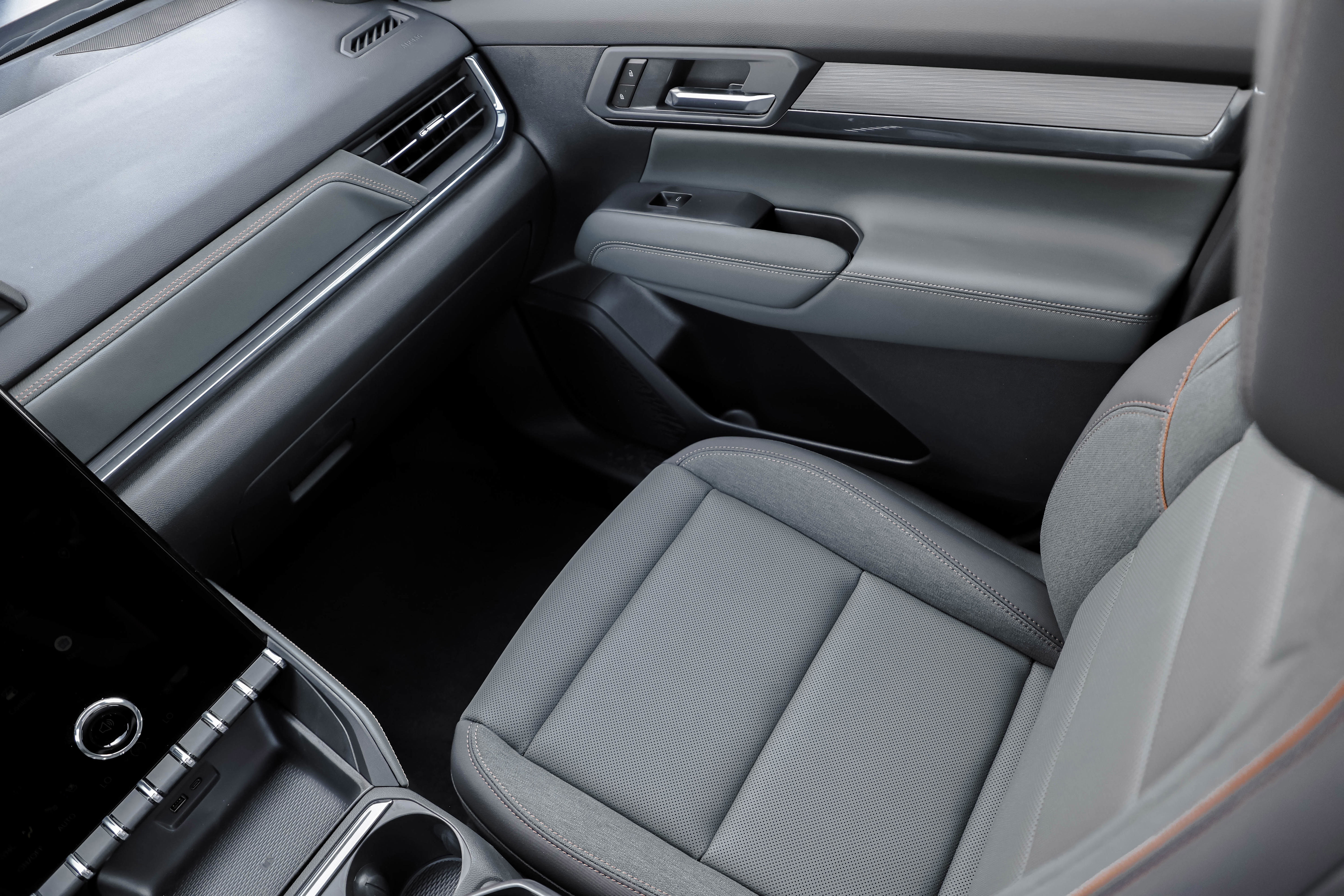 New 2026 GMC Terrain AT4 w/ Convenience Package III image 39