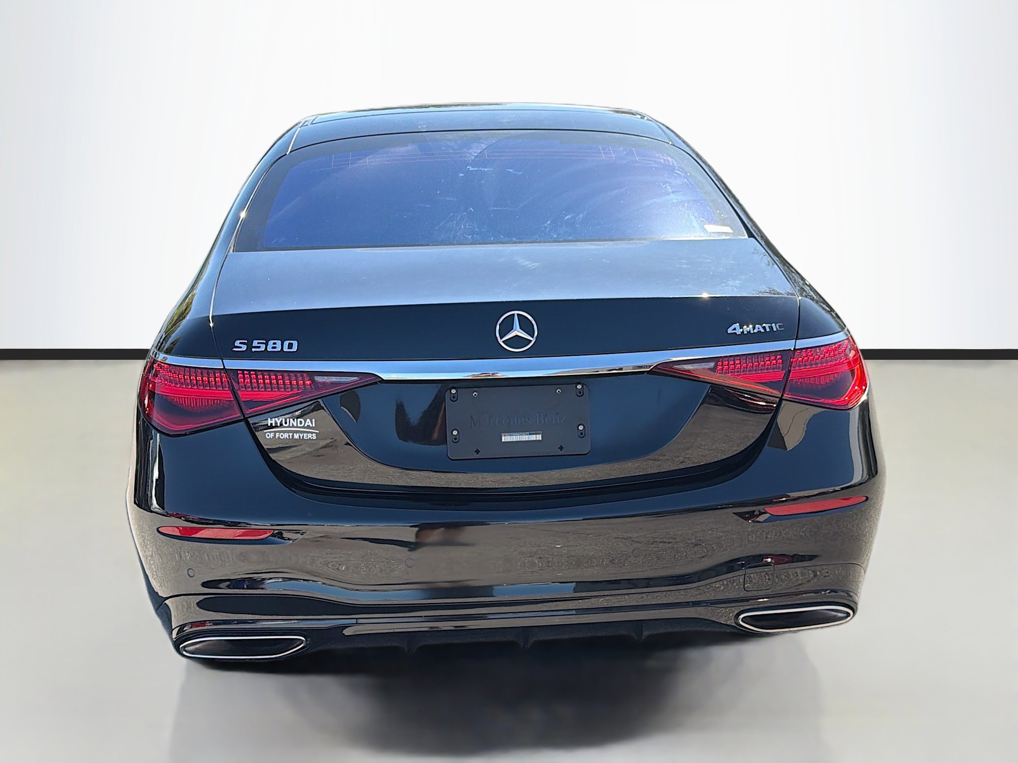 Used 2022 Mercedes-Benz S 580 4MATIC Sedan image 4
