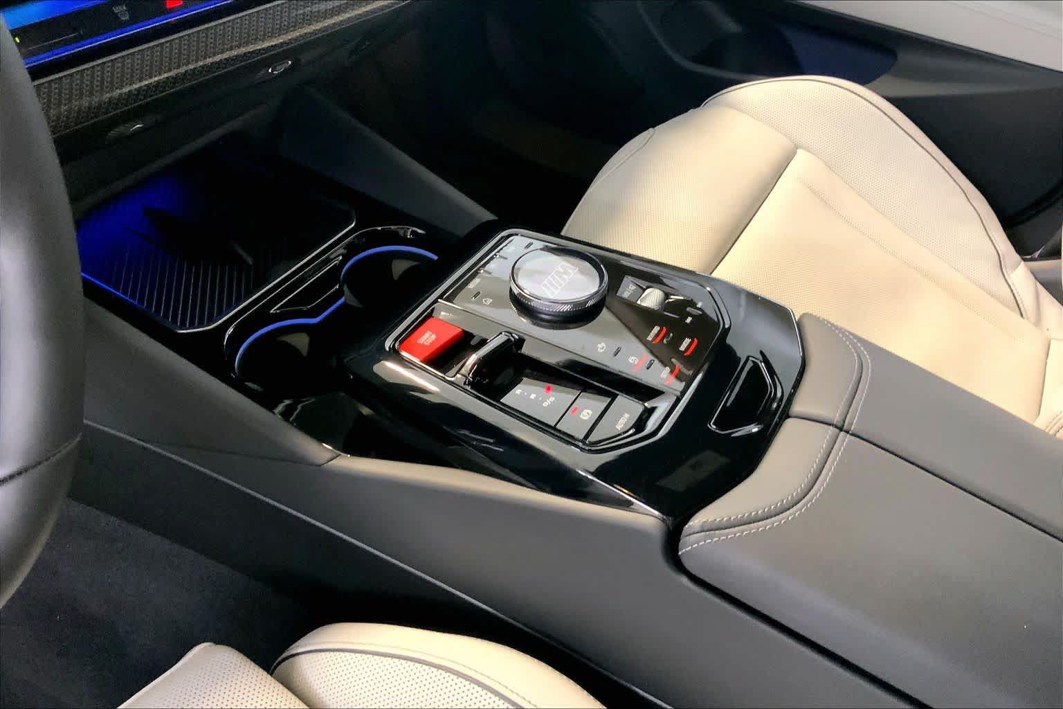 Used 2026 BMW M5 w/ Carbon Package AWD/4WD image 15