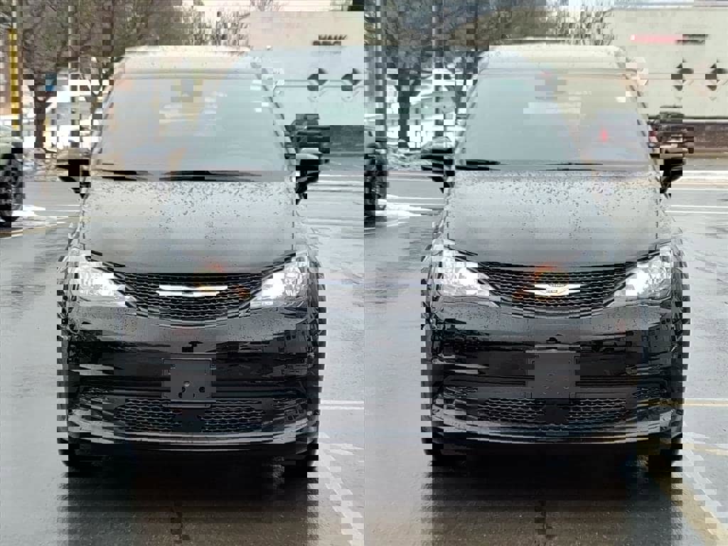New 2026 Chrysler Voyager LX image 2