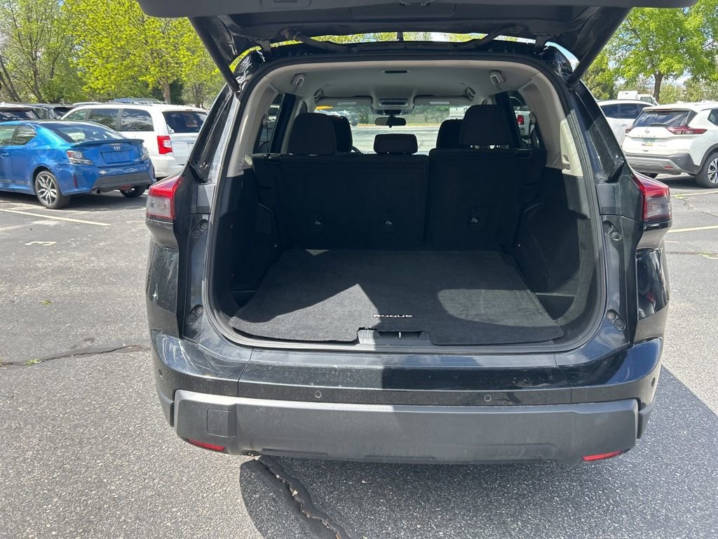 Used 2024 Nissan Rogue SV AWD/4WD image 10