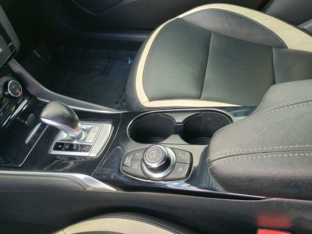 Used 2017 INFINITI QX30 Sport w/ Sport Leather Package FWD image 33