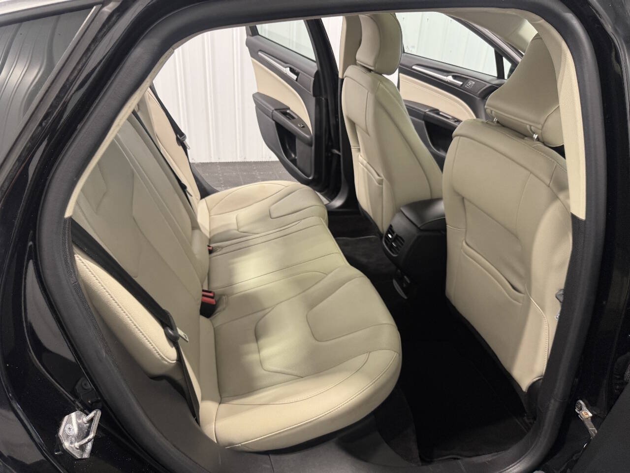Used 2017 Ford Fusion Energi Titanium FWD image 26