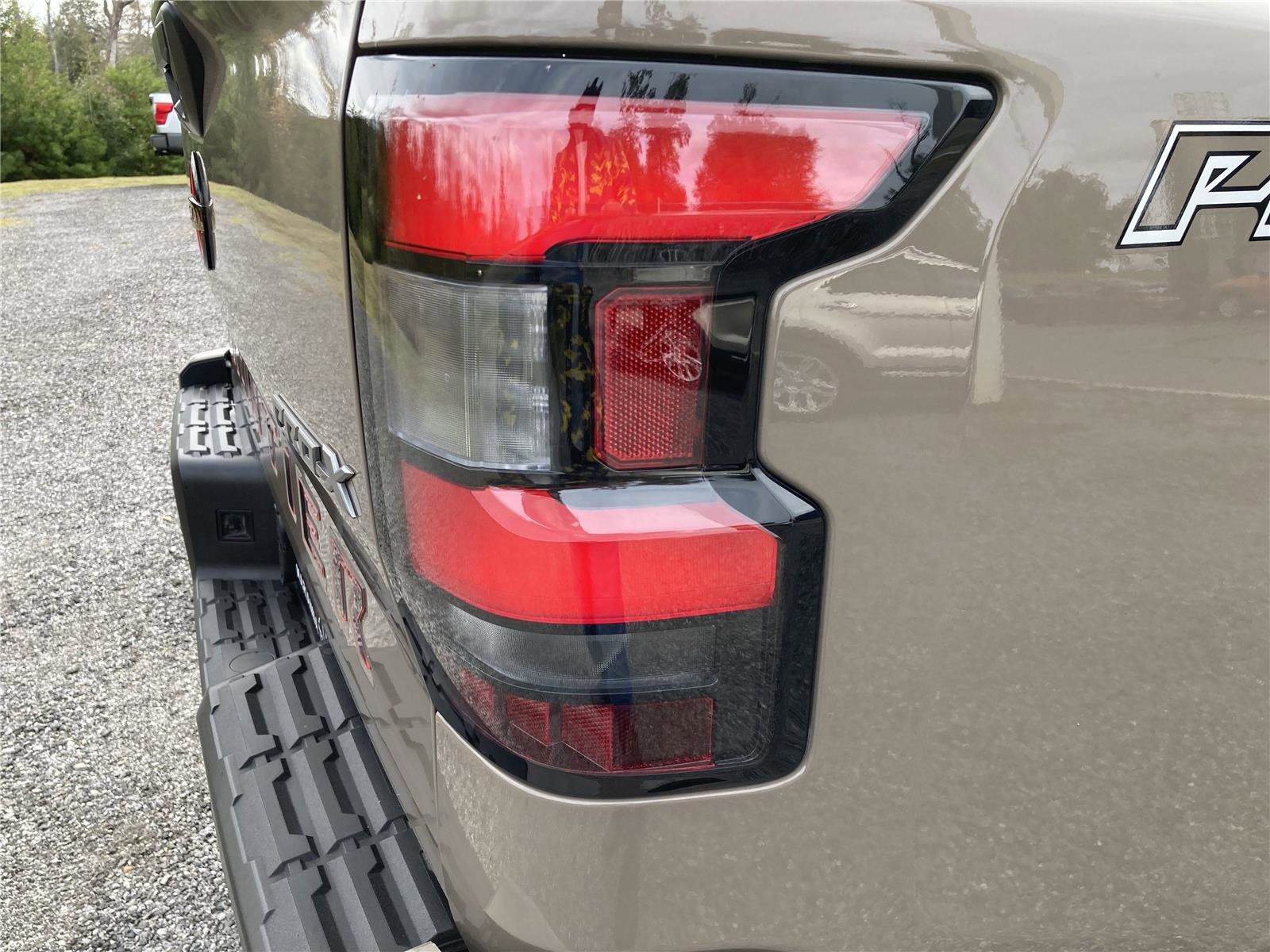 Used 2023 Nissan Frontier Pro-X w/ Pro Convenience Package image 11