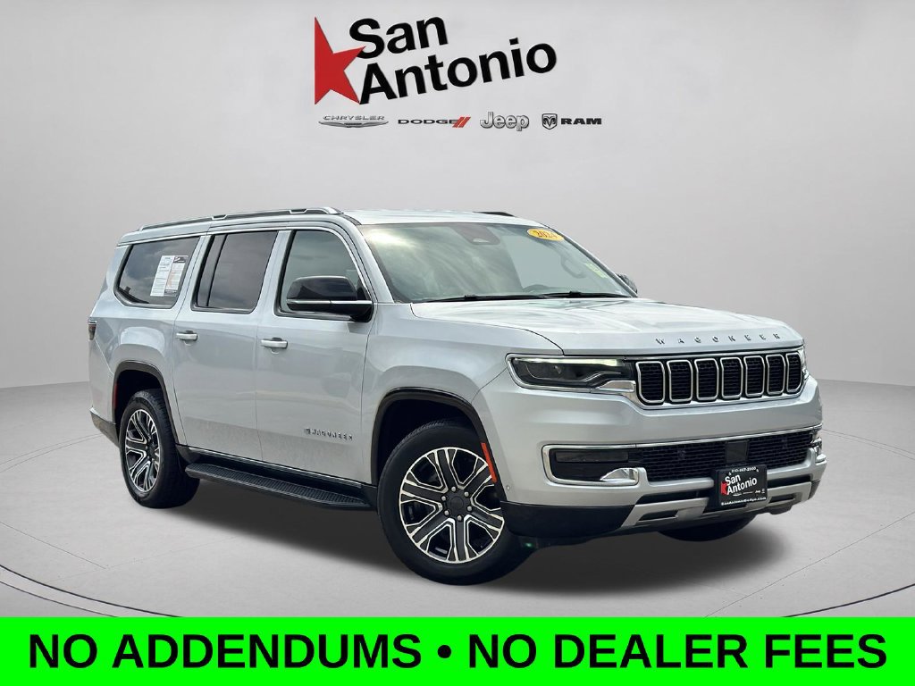 Used 2024 Jeep Wagoneer L Series II w/ Flexible Seating Group RWD image 1
