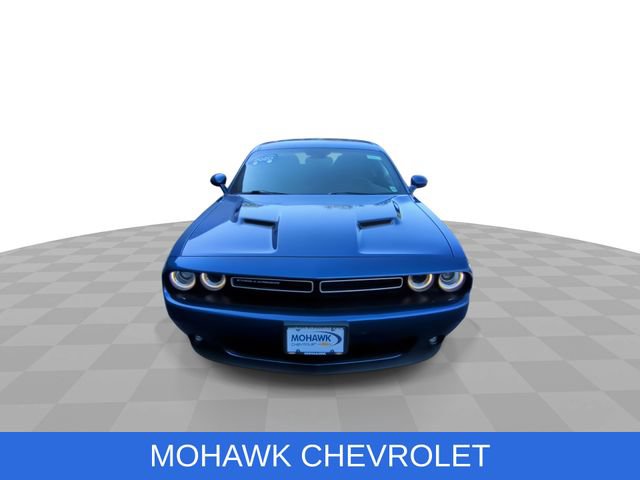 Used 2020 Dodge Challenger SXT w/ Driver Convenience Group AWD/4WD image 3