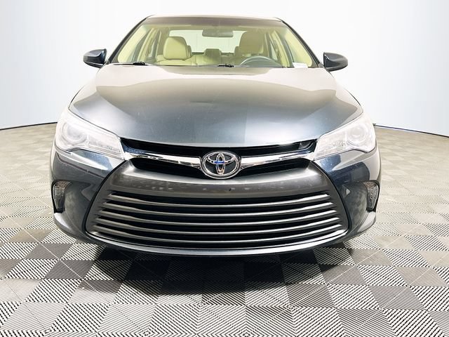 Certified 2017 Toyota Camry XLE FWD image 3