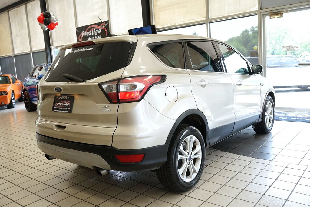 Used 2017 Ford Escape SE FWD image 16