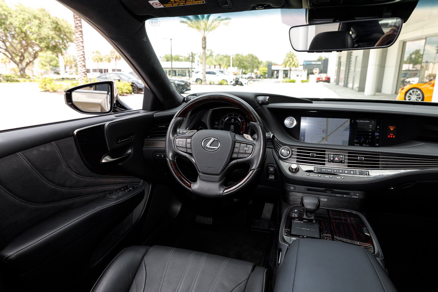 Used 2020 Lexus LS 500 w/ Interior Upgrade Package RWD image 39
