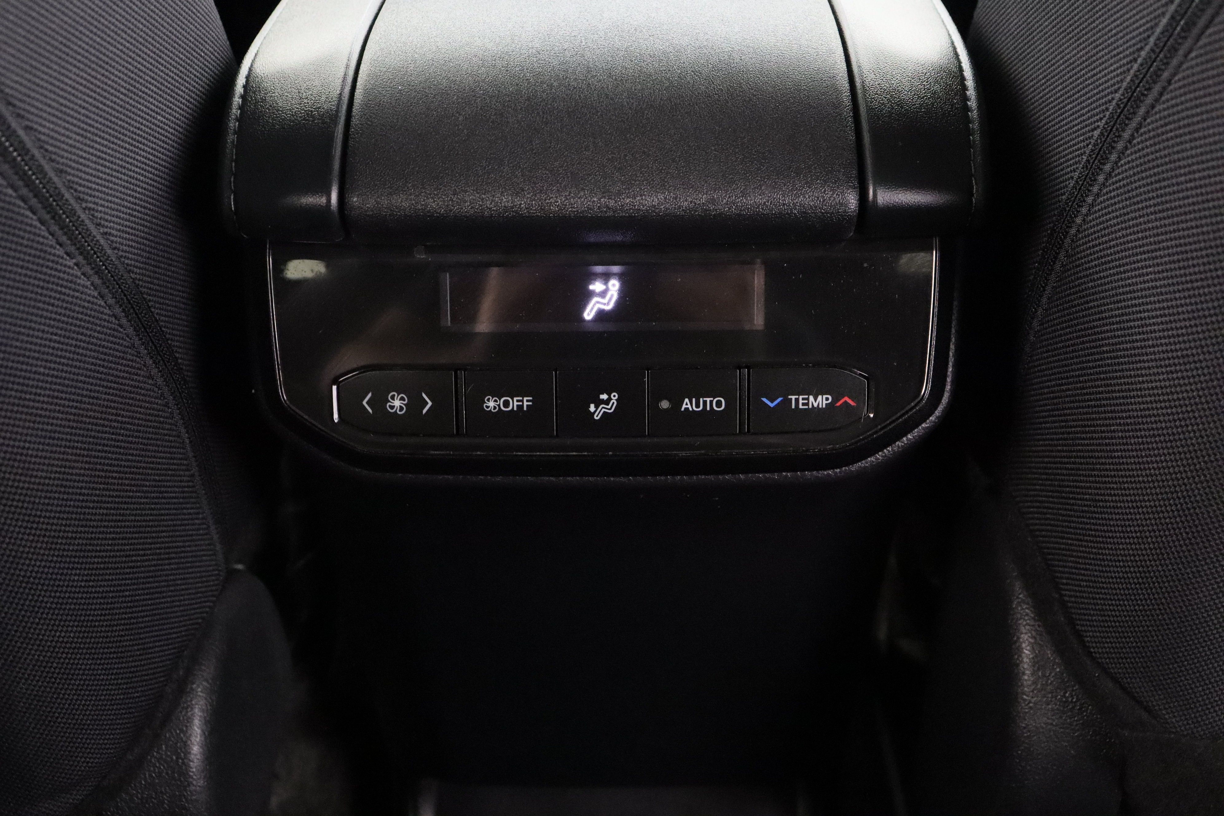 Certified 2025 Toyota Highlander LE FWD image 29