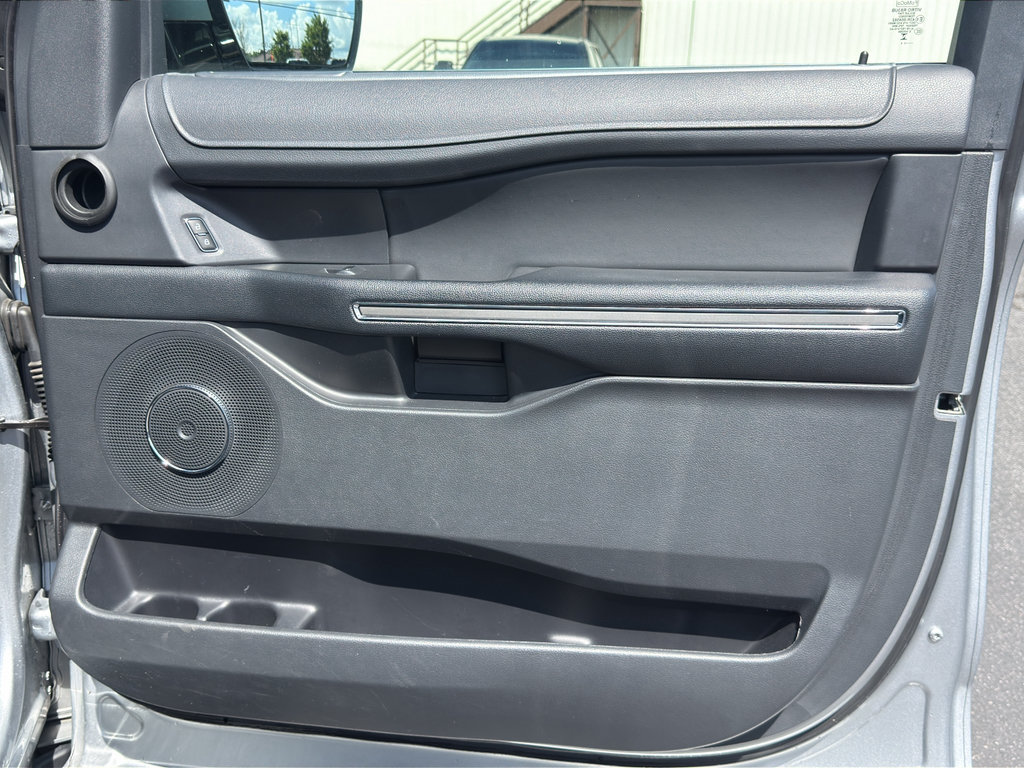 Used 2024 Ford Expedition XLT AWD/4WD image 33