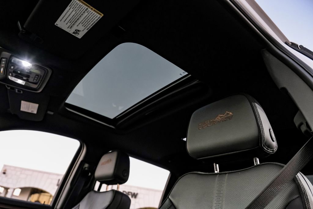 Used 2024 Chevrolet Silverado 3500 High Country w/ High Country Premium Package image 18