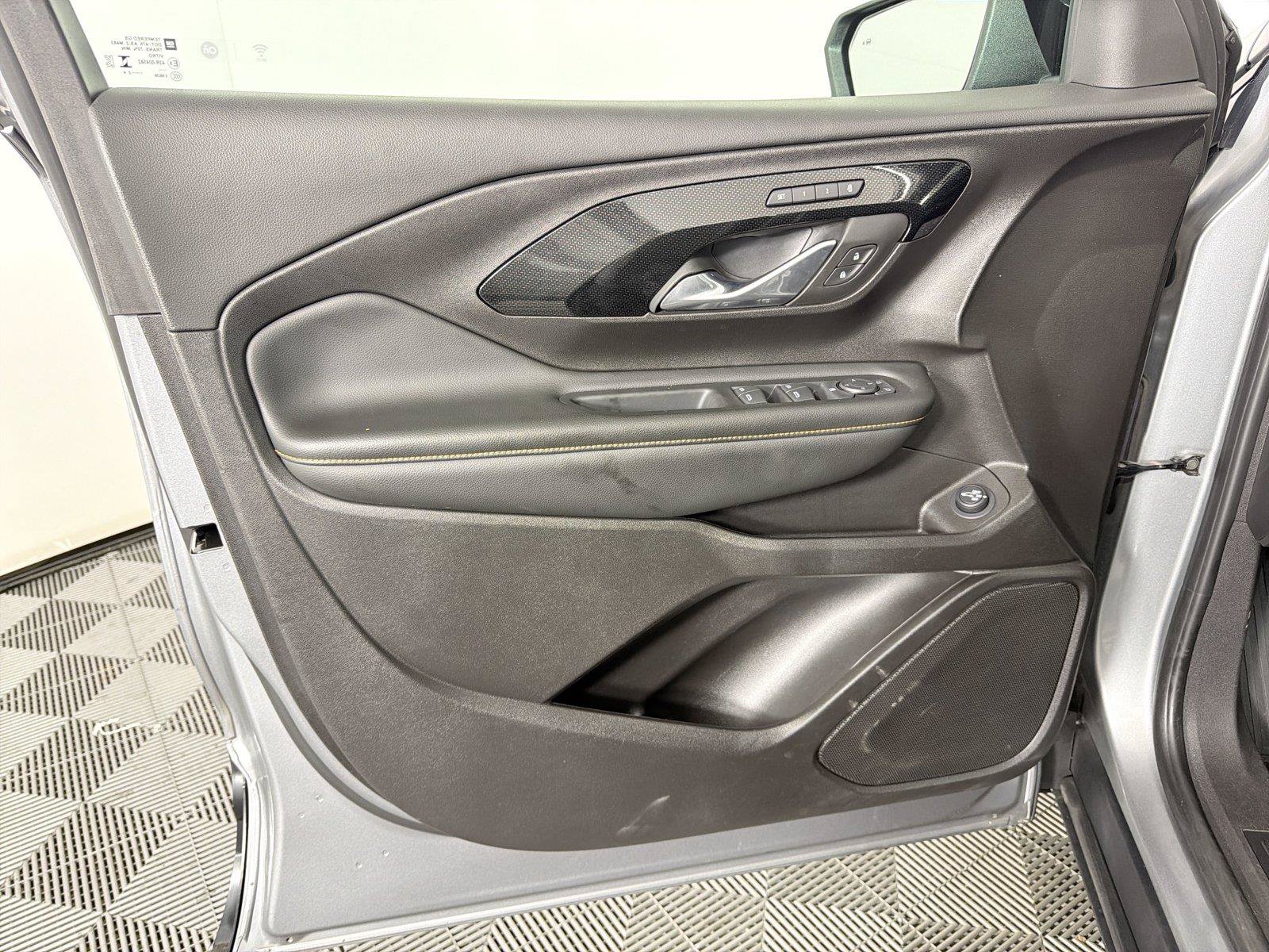 Certified 2024 GMC Terrain AT4 AWD/4WD image 8