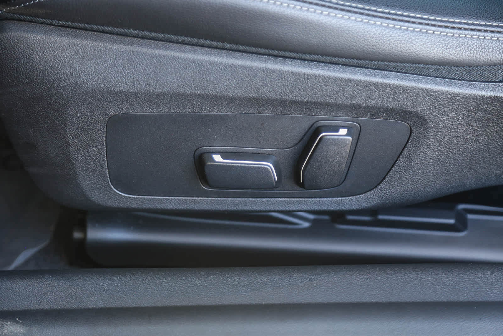 Used 2024 BMW M240i xDrive Coupe w/ Premium Package image 18