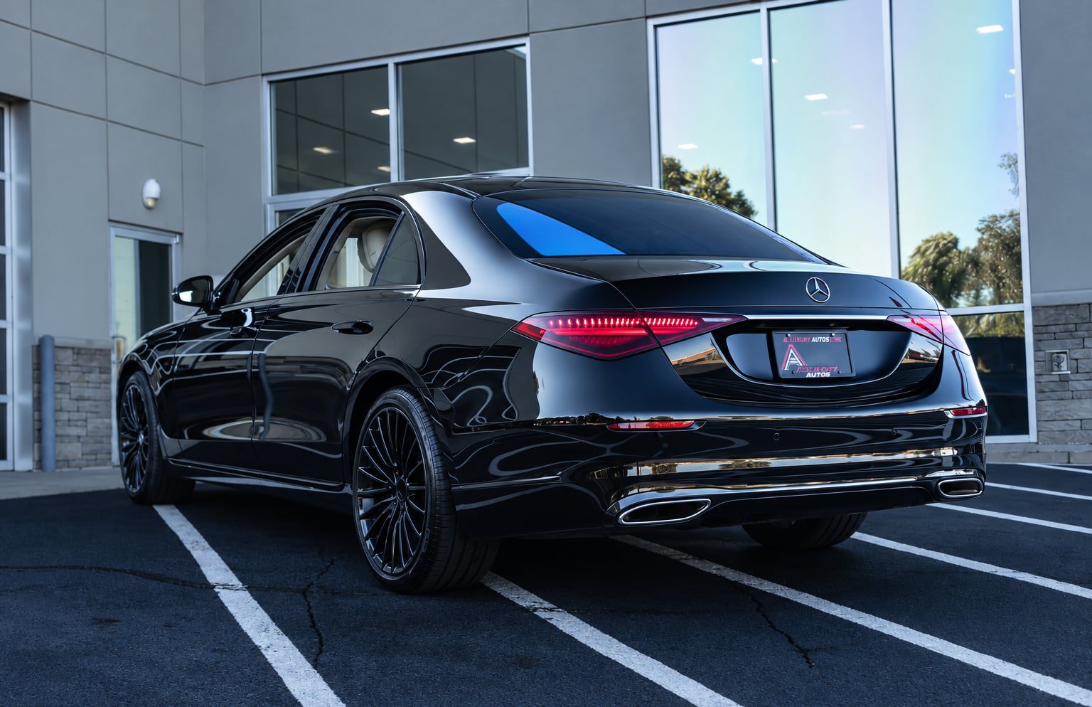 Used 2023 Mercedes-Benz S 500 4MATIC image 8