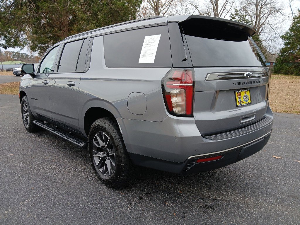 Used 2022 Chevrolet Suburban Z71 w/ Luxury Package image 10