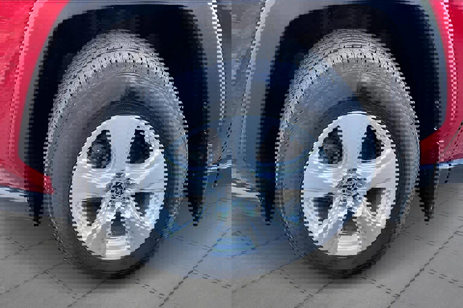 Used 2019 Toyota RAV4 LE w/ Carpet Mat Package image 11