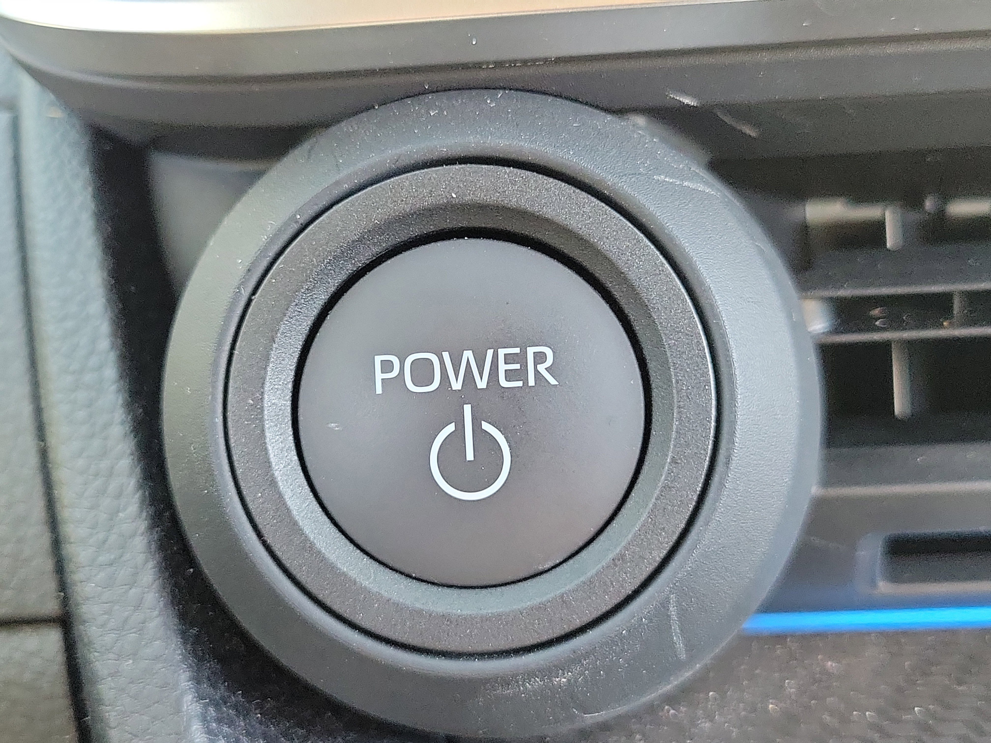 Used 2025 Toyota Prius XLE image 33