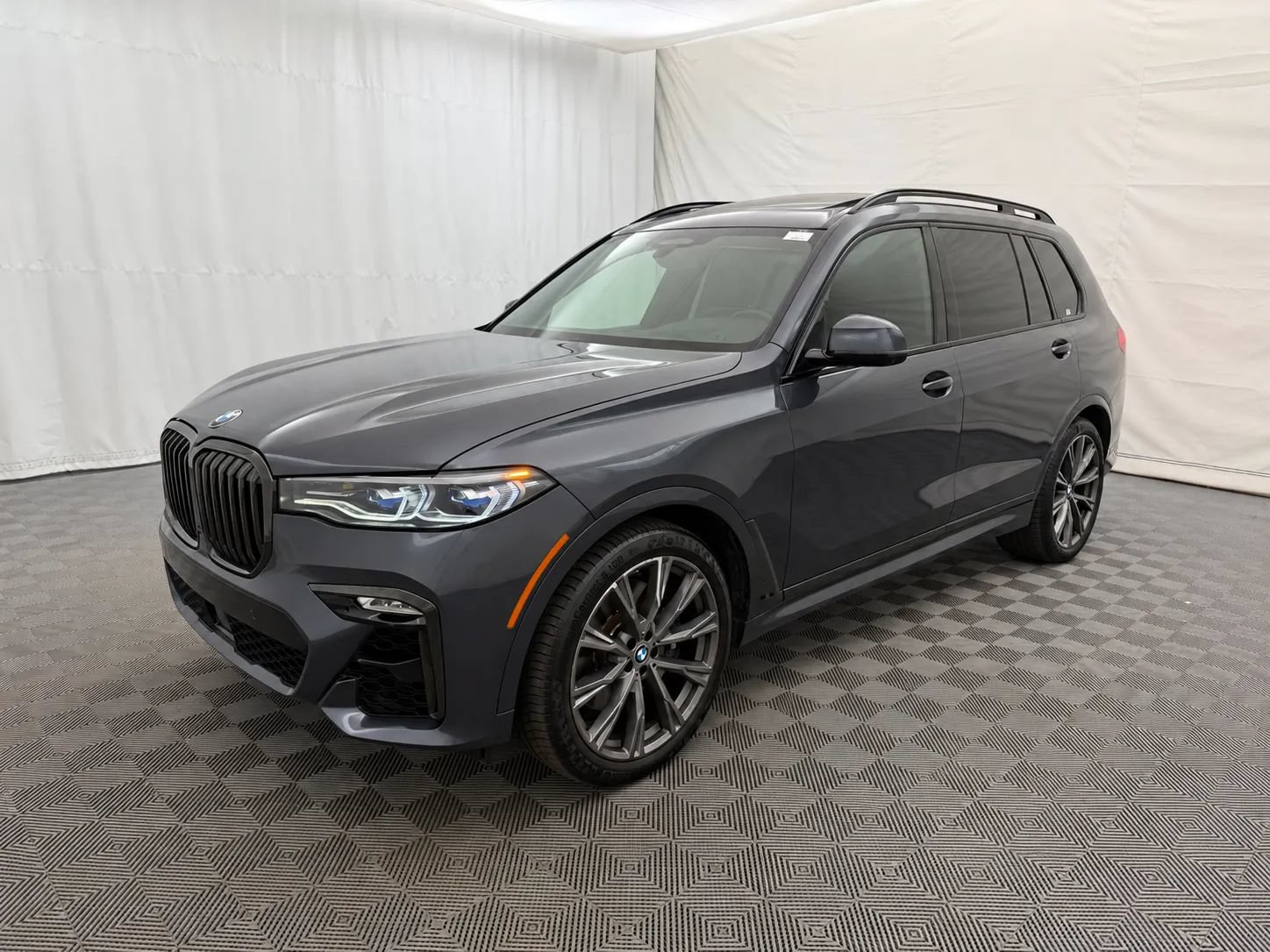 Used 2021 BMW X7 M50i w/ Dynamic Handling Package AWD/4WD image 2