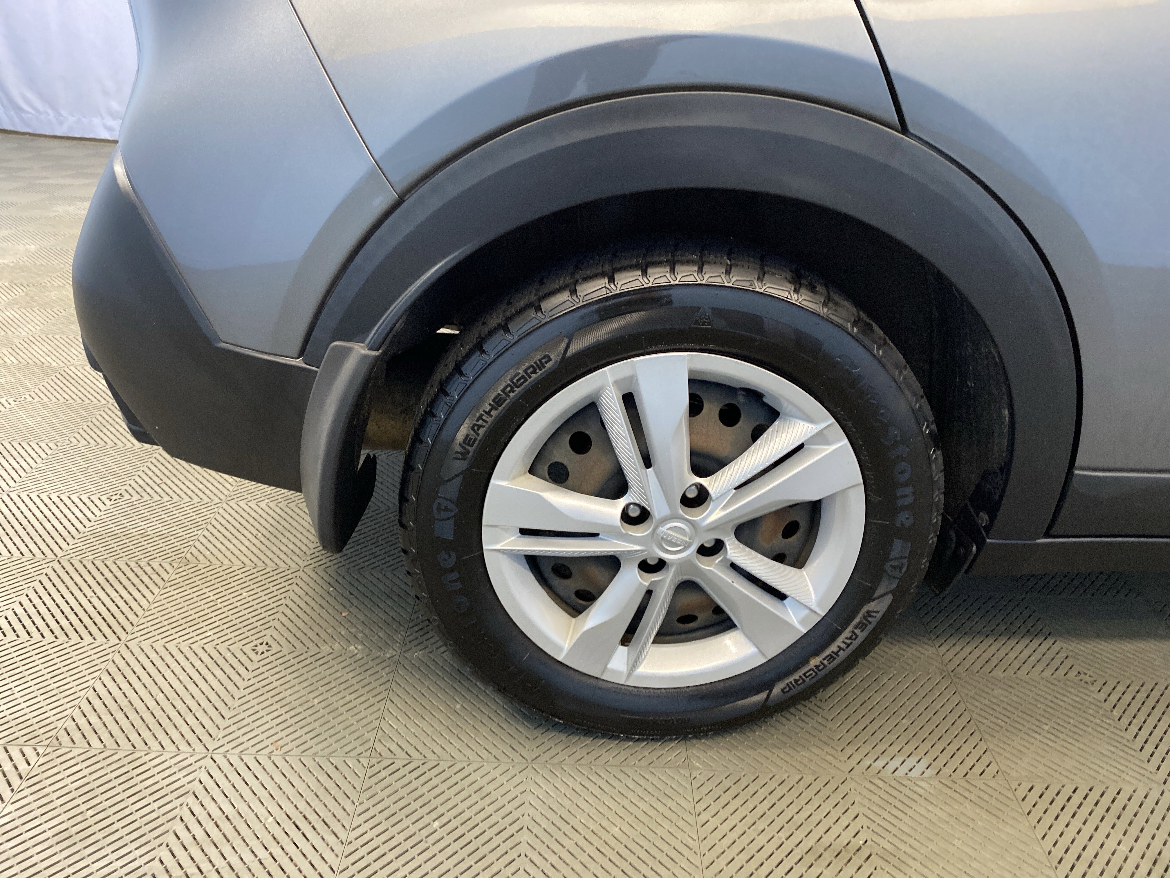 Used 2018 Nissan Kicks S image 29