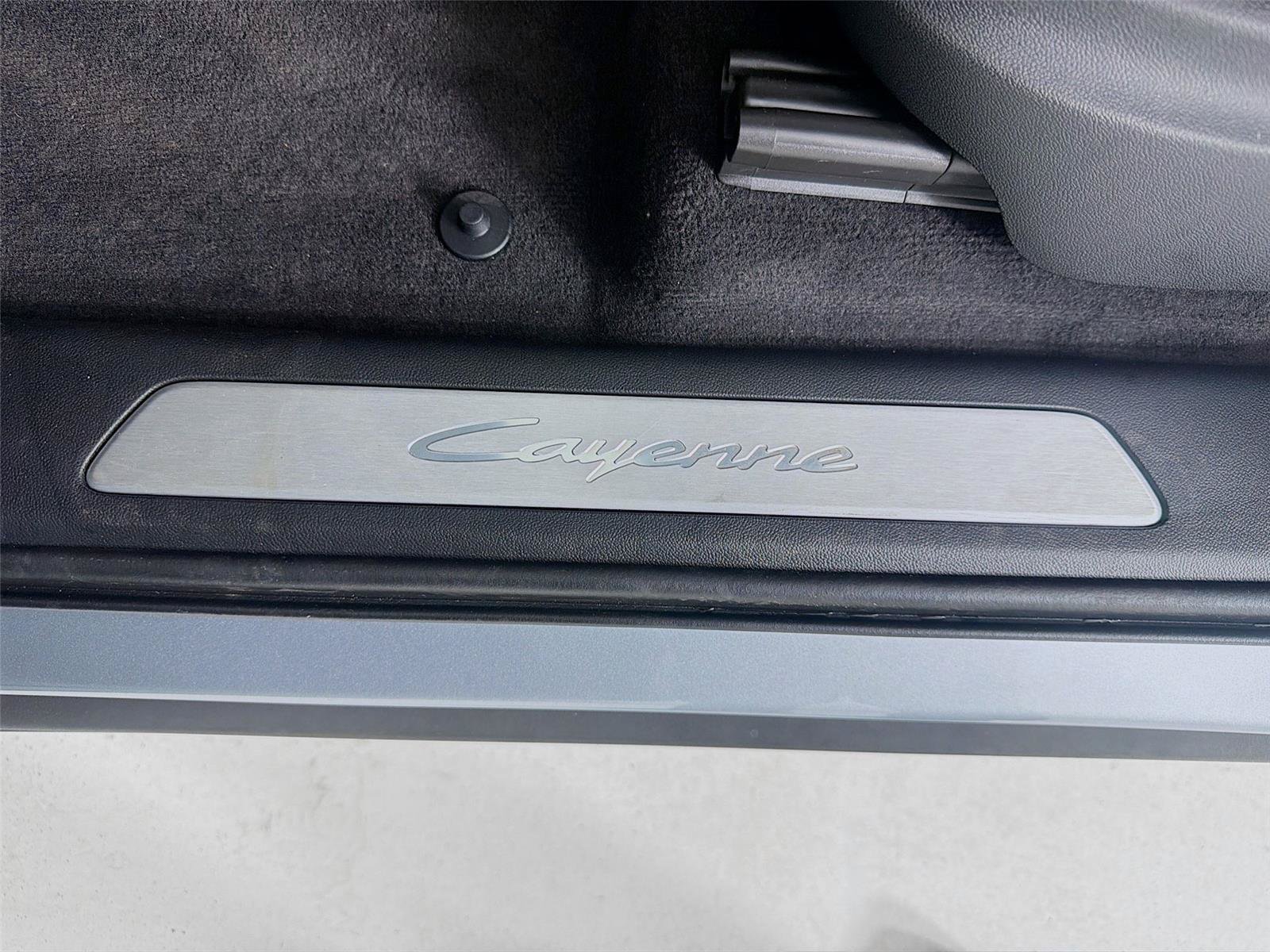New 2026 Porsche Cayenne Coupe AWD/4WD image 10
