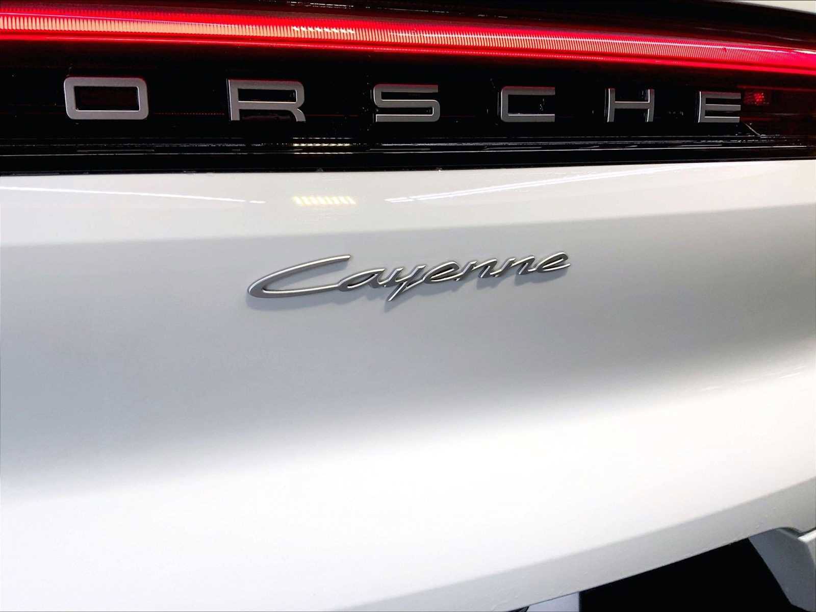 New 2026 Porsche Cayenne image 19