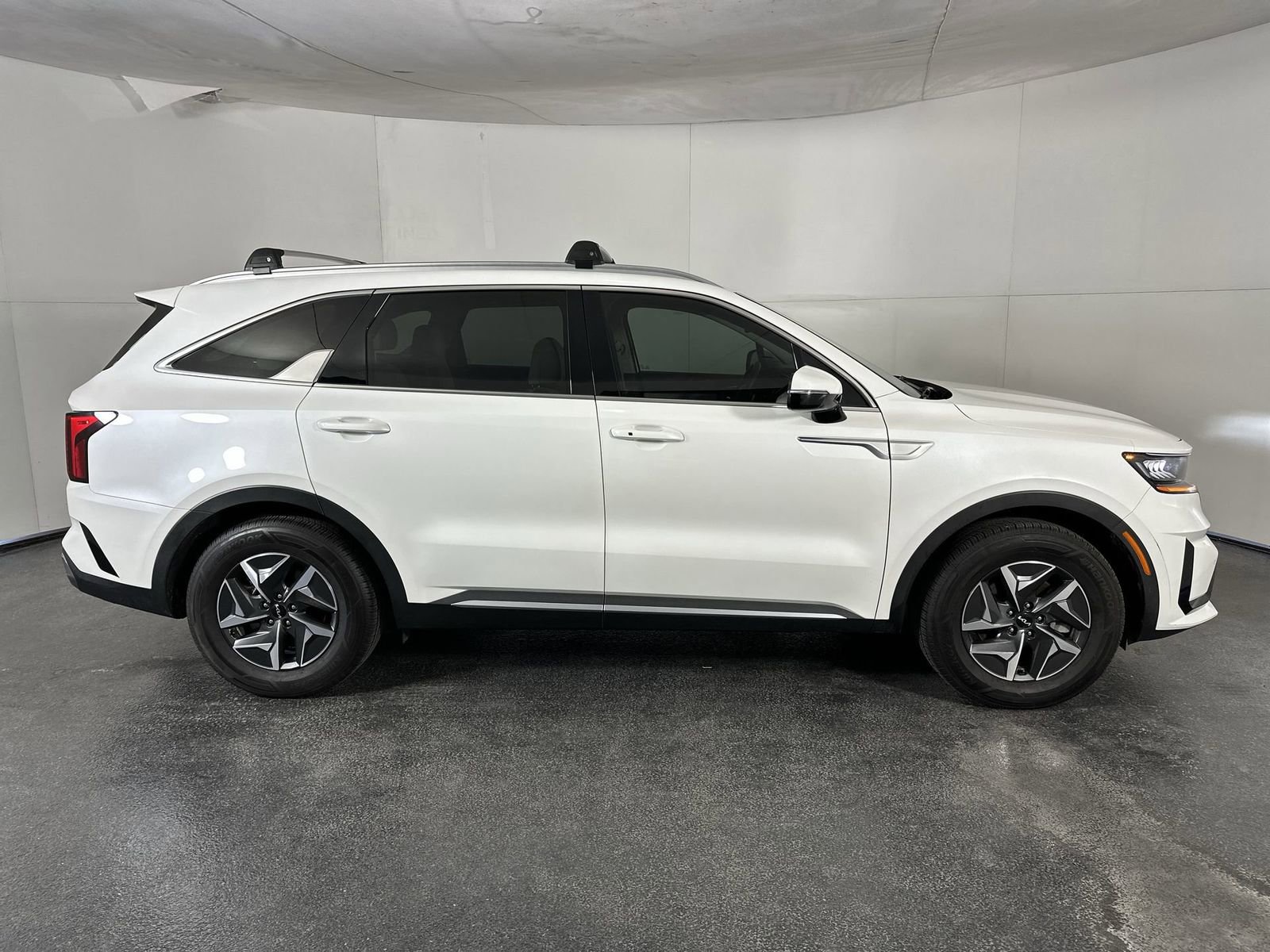 Used 2022 Kia Sorento EX image 9