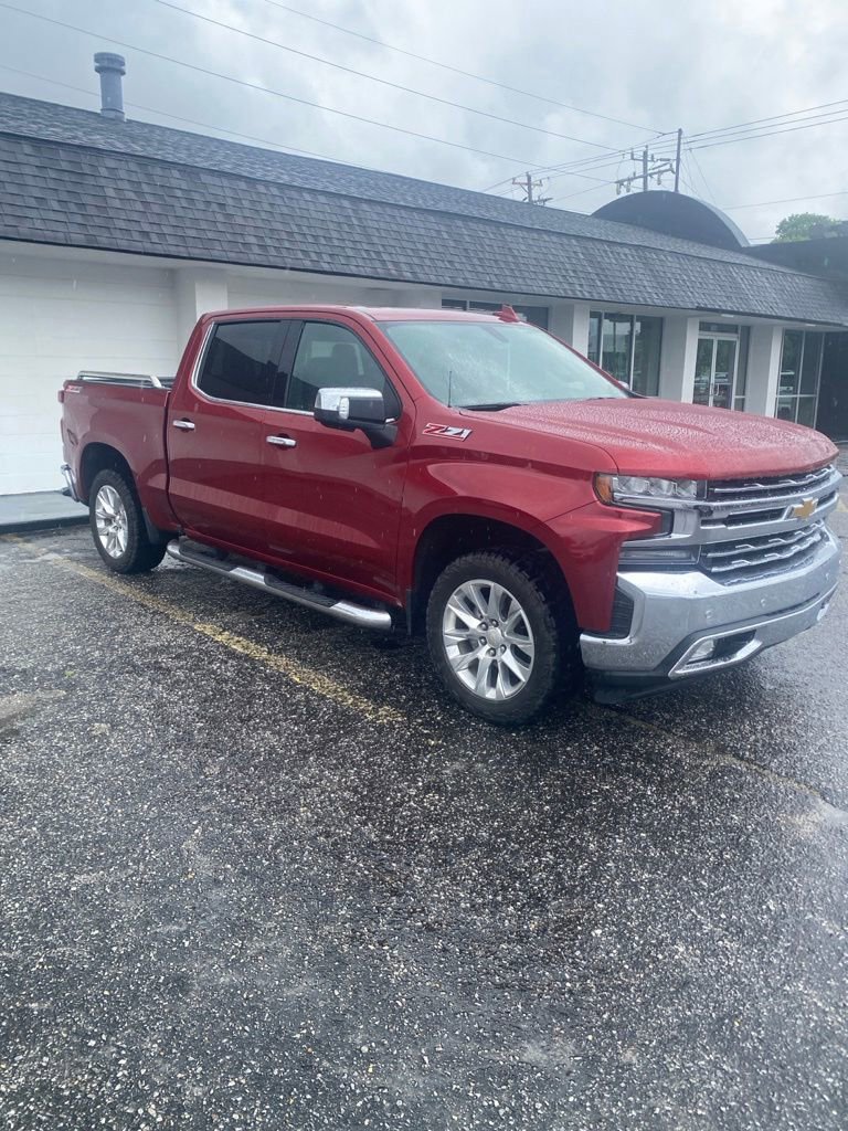 Used 2021 Chevrolet Silverado 1500 LTZ w/ LTZ Convenience Package II AWD/4WD image 2