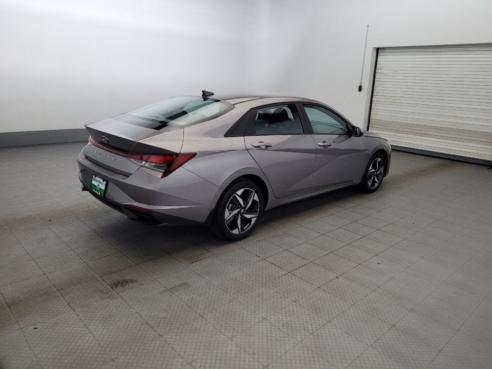 Used 2023 Hyundai Elantra SEL w/ Convenience Package FWD image 10