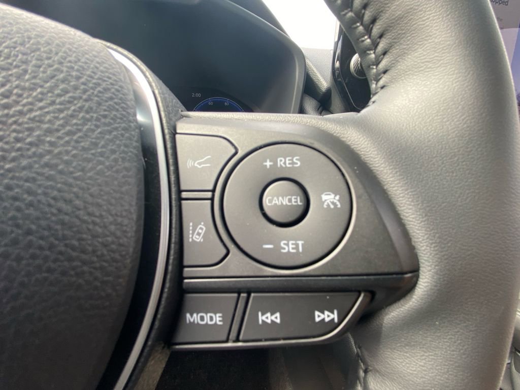 Used 2025 Toyota RAV4 XSE w/ Advanced Technology Package image 20