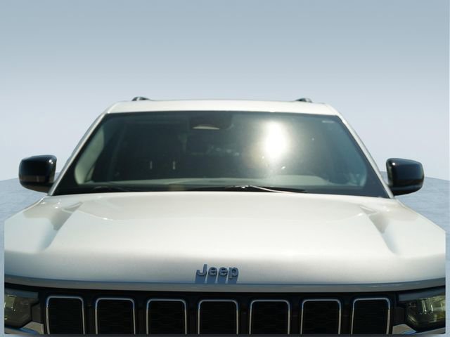 Used 2022 Jeep Grand Cherokee L Limited AWD/4WD image 40
