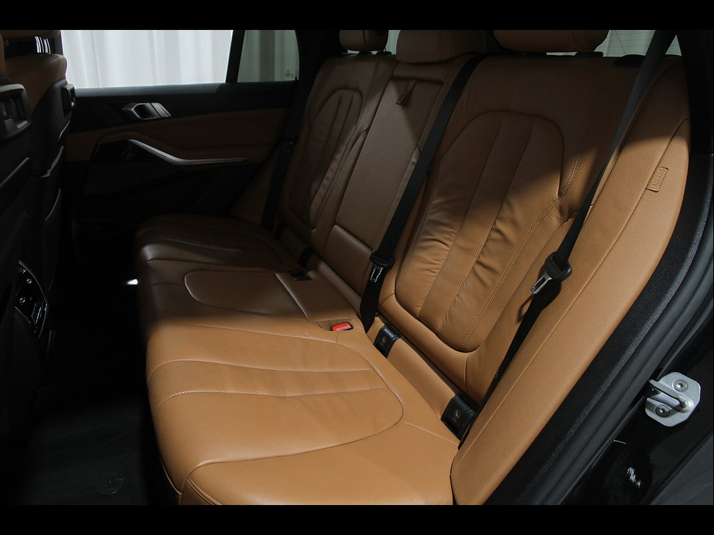 Used 2019 BMW X5 xDrive40i w/ M Sport Package AWD/4WD image 19